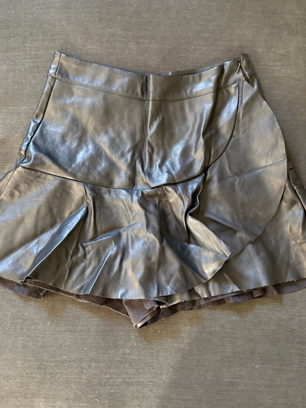 DO+BE Black Faux Leather Ruffle-Hem Skort